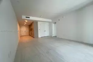 77 SE 5th, Miami, FL 33131 - Photo 4