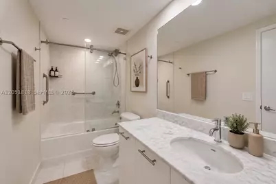 950 Brickell Bay #1905, Miami, FL 33131 - Photo 12
