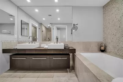 17121 Collins #4205, Sunny Isles Beach, FL 33160 - Photo 38