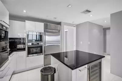 17121 Collins #4205, Sunny Isles Beach, FL 33160 - Photo 28
