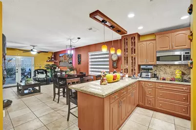 2359 W 74th #1-104, Hialeah, FL 33016 - Photo 32