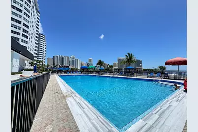 825 Brickell Bay #350, Miami, FL 33131 - Photo 10