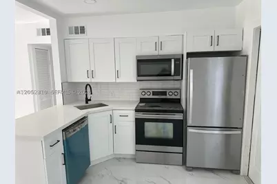 1933 Washington #1935, Hollywood, FL 33020 - Photo 2
