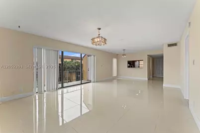 430 Commodore #310, Plantation, FL 33325 - Photo 10