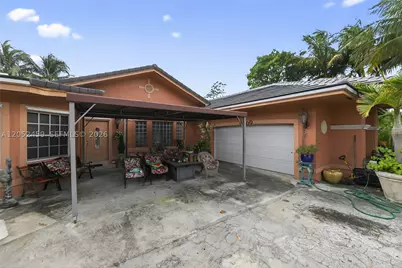 5400 Palm Tree, Plantation, FL 33317 - Photo 4