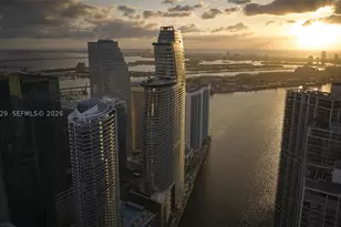 300 Biscayne Blvd, Miami, FL 33131 - Photo 2