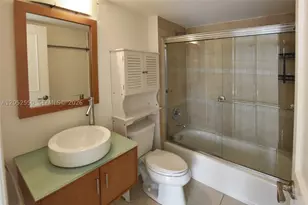 540 Brickell Key, Miami, FL 33131 - Photo 12