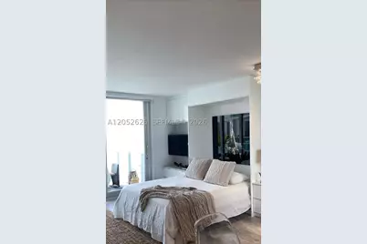 1000 West #1419, Miami Beach, FL 33139 - Photo 14