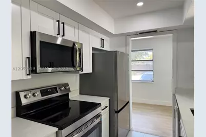 890 SW 28th #1, Fort Lauderdale, FL 33315 - Photo 2