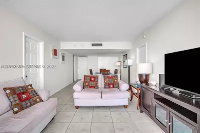 3625 N Country Club #PH2, Aventura, FL 33180 - Photo 4