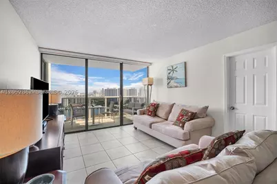 3625 N Country Club #PH2, Aventura, FL 33180 - Photo 8