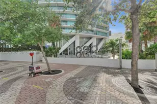 888 Biscayne, Miami, FL 33132 - Photo 32