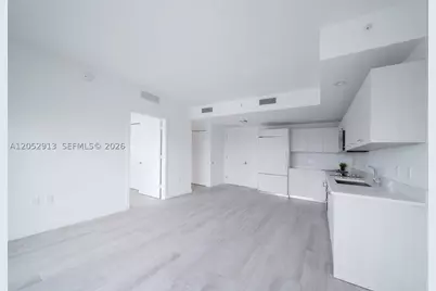 55 SW 9th #3207, Miami, FL 33130 - Photo 4