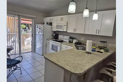 7818 W 34th #25-201, Hialeah, FL 33018 - Photo 4