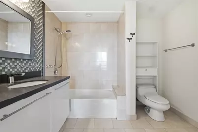 90 SW 3rd #1409, Miami, FL 33130 - Photo 18