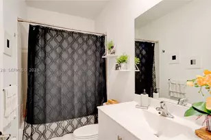953 NE 211th, Miami, FL 33179 - Photo 20