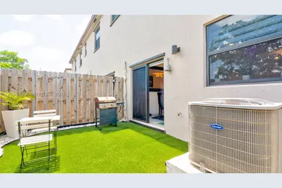 953 NE 211th, Miami, FL 33179 - Photo 16