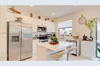 953 NE 211th, Miami, FL 33179 - Photo 8