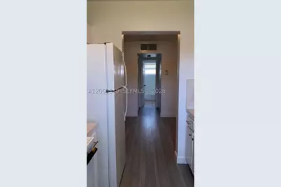 2300 Pierce #4, Hollywood, FL 33020 - Photo 4