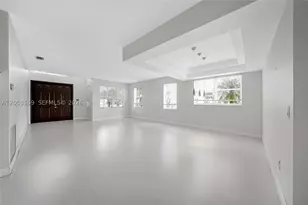850 NW 168th, Pembroke Pines, FL 33028 - Photo 2