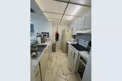 7035 NW 186th #D302, Hialeah, FL 33015 - Photo 8