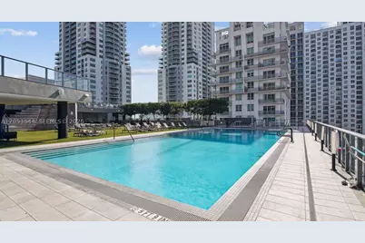 230 NE 4th #C1, Miami, FL 33132 - Photo 2