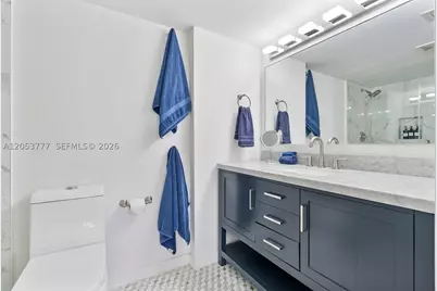 1200 Brickell Bay #2423, Miami, FL 33131 - Photo 28