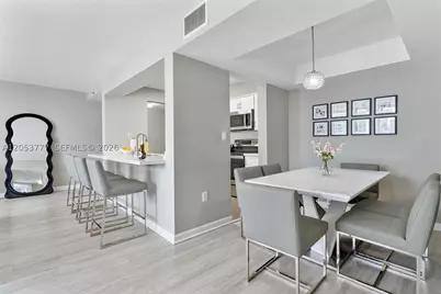 1200 Brickell Bay #2423, Miami, FL 33131 - Photo 8