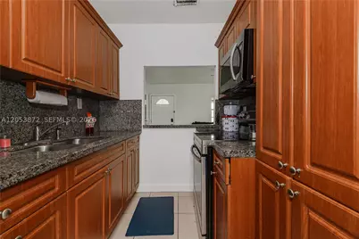 681 NE 1st, Hialeah, FL 33010 - Photo 10
