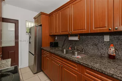 681 NE 1st, Hialeah, FL 33010 - Photo 12