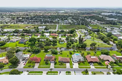 139 Galiano, Royal Palm Beach, FL 33411 - Photo 4