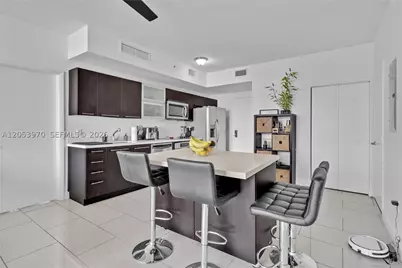 90 SW 3rd #4403, Miami, FL 33130 - Photo 6