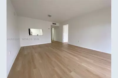 9350 Fontainebleau #609, Miami, FL 33172 - Photo 2