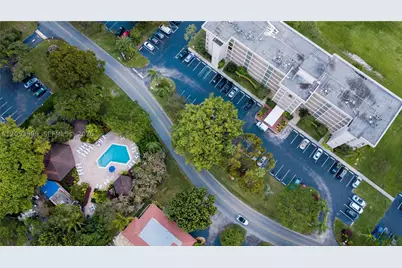 2850 N Palm Aire #404, Pompano Beach, FL 33069 - Photo 2