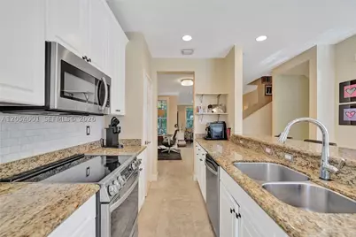 2726 Old Florida, Wilton Manors, FL 33334 - Photo 16