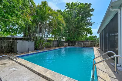 76 NE 170th, North Miami Beach, FL 33162 - Photo 8