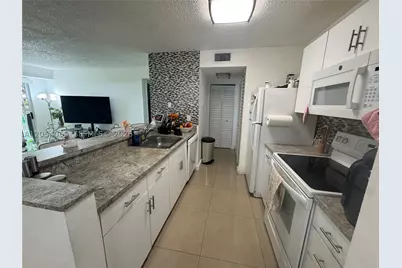10610 SW 158th #206, Miami, FL 33196 - Photo 4