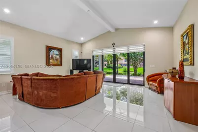 1053 SW 113th, Pembroke Pines, FL 33025 - Photo 6