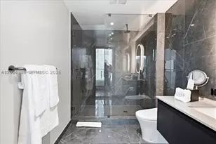 20 NE 11th, Miami, FL 33132 - Photo 14