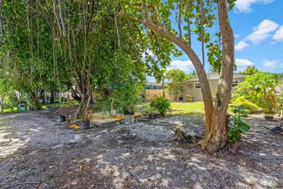 766 E 36th, Hialeah, FL 33013 - Photo 38