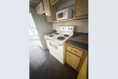 12500 NE 15th #402, North Miami, FL 33161 - Photo 10
