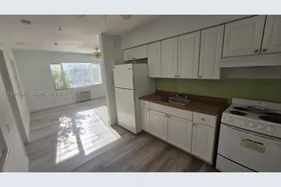 808 NE 10th #3, Hallandale Beach, FL 33009 - Photo 10