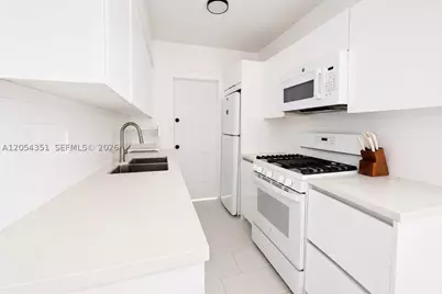 815 W 39th #3, Miami Beach, FL 33140 - Photo 4