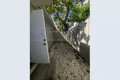 2090 NW 31th #4, Miami, FL 33142 - Photo 4