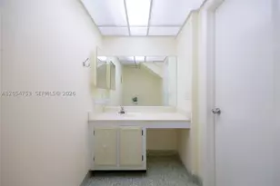 9365 Fontainebleau, Miami, FL 33172 - Photo 12