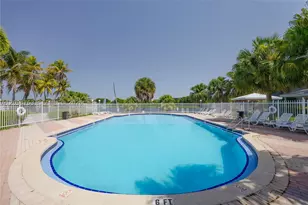 9365 Fontainebleau, Miami, FL 33172 - Photo 4