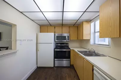9365 Fontainebleau #E205, Miami, FL 33172 - Photo 6