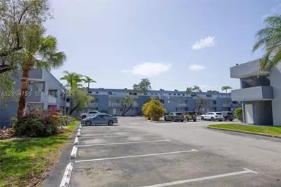 9365 Fontainebleau #E205, Miami, FL 33172 - Photo 2