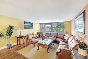 10101 E Bay Harbor, Bay Harbor Islands, FL 33154 - Photo 2