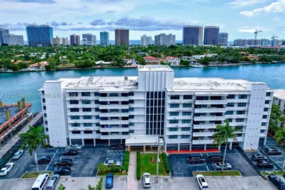 10101 E Bay Harbor #502, Bay Harbor Islands, FL 33154 - Photo 32